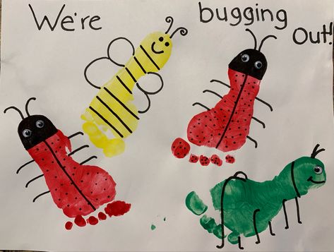 Bug footprint art Spring Art Projects, Bug Crafts, Drawings Ideas, Footprint Art, Spring Projects, Daycare Crafts, Handprint Art, Toddler Art, Spring Art