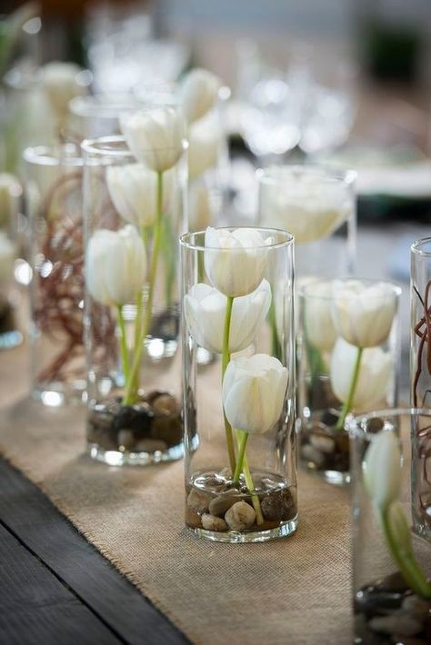 White Tulip Wedding Centerpiece Diy Wedding Flower Centerpieces, Cylinder Candle Holders, Easter Centerpieces Diy, Cylinder Candle, Diy Osterschmuck, Rustic Easter Decor, Tulip Wedding, Diy Wedding Inspiration, Spring Flower Arrangements