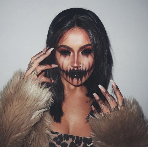 Halloween Costumes Women Scary, Make Up Diy, Makeup Zombie, Halloween Makeup Clown, Halloweenský Makeup, Halloween Make-up Looks, Holloween Makeup, Cute Halloween Makeup, Pumpkin Queen