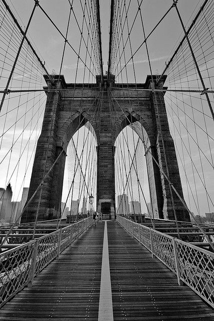 Brooklyn Bridge Black And White, Brooklyn Bridge Tattoo, Brooklyn Bridge Aesthetic, Bridge Images, Brooklyn Design, Black And White City, New York Pictures, Tattoos Outdoors, Animals Tattoos