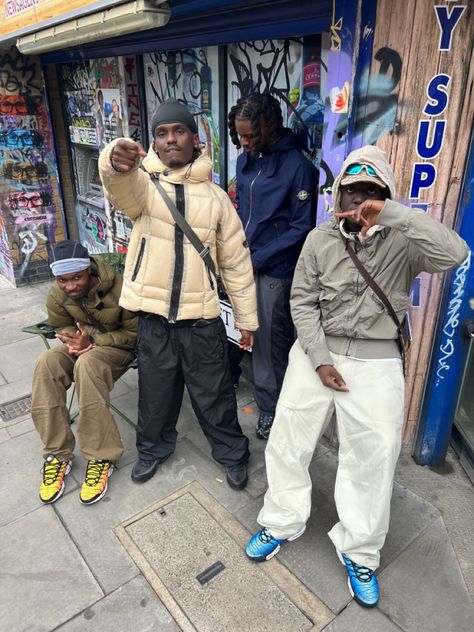 Group Vbs, London Fits, Uk Street Style, Uk Streetwear, Drippy Fits, Fit Pics, Unique Streetwear, Streetwear Ideas, Streetwear Winter