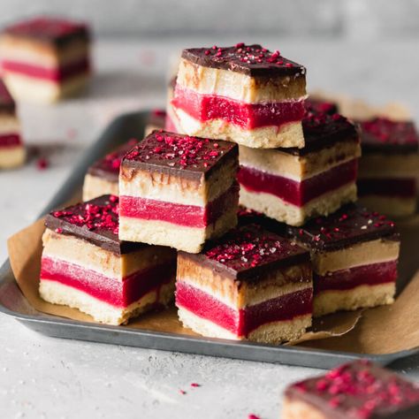 Raspberry Caramel, Millionaires Shortbread, Gluten Free Shortbread, Caramel Shortbread, Millionaire Shortbread, Caramel Slice, Shortbread Bars, Vegan Baking, Dessert Bars