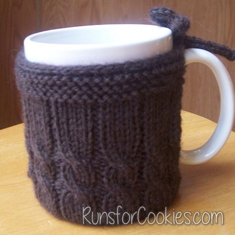 Runs for Cookies: Cabled Mug Cozy: A Free Knitting Pattern Knit Coffee Cozy Pattern, Cup Cozy Knitting Pattern, Knit Cup Cozy, Knit Throw Blanket Pattern, Knit Coffee Cozy, Coffee Cozy Pattern, Mug Cozy Pattern, Crochet Mug Cozy, Crochet Mug