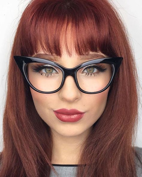 Eye Makeup With Glasses, Eye Makeup For Glasses, Makeup For Glasses, Makeup With Glasses, Round Lens Sunglasses, Womens Glasses Frames, Flat Top Sunglasses, Rockabilly Hair, Women's Glasses