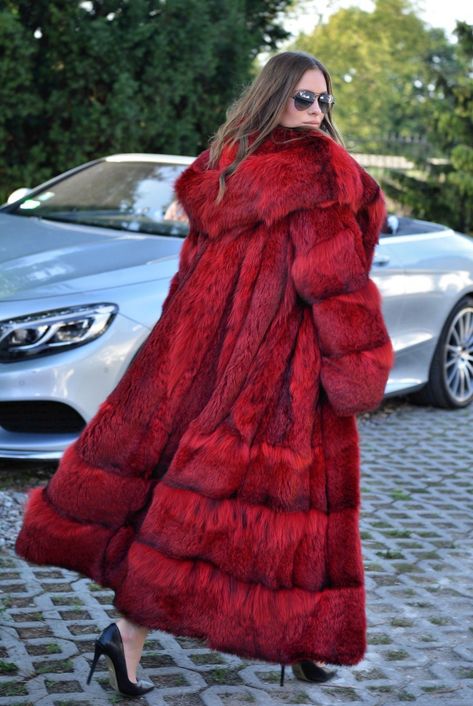 Red Fur Coat Outfit, Red Fur Coat, Warm Jackets For Women, Faux Fox Fur Coat, Fur Coat Outfit, Long Fur Coat, Red Fur, Mink Fur Coat, Fur Coats Women