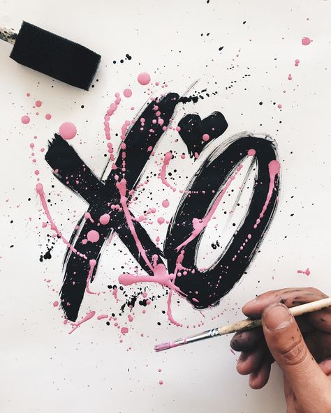 XO, hand lettered by Gehan Magee Paint Experiments, Xo Art, Art Of Listening, The Art Of Listening, Painted Clothes Diy, Acrylic Letters, Tableau Art, Painted Clothes, Hand Drawing