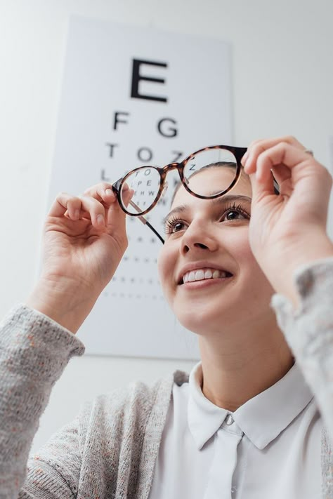 Optometrist Aesthetic, Healthy Eyesight, Eyewear Advertising, Eyewear Photography, Eye Vision, Eye Diseases, Eye Chart, Glasses Fashion Women, Art Photography Portrait