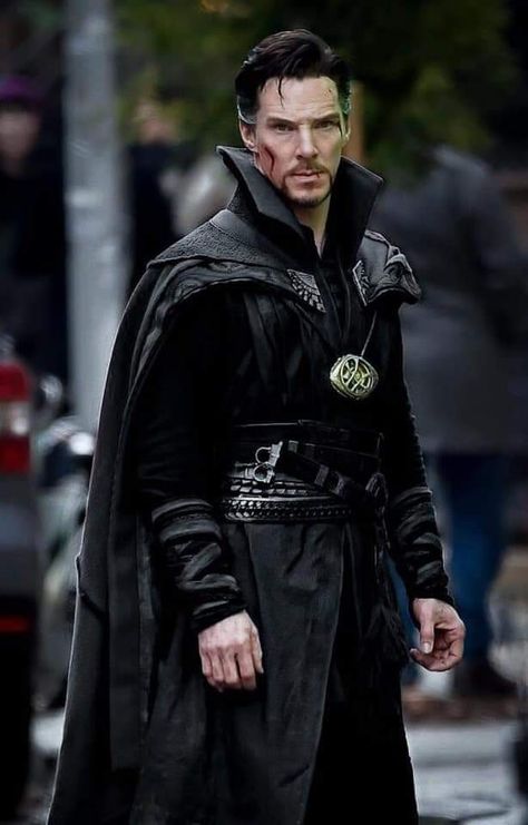 Dark Dr. Strange.He looks great. Doc Strange, Doctor Strange Benedict Cumberbatch, Danny Ocean, Benedict Sherlock, Doctor Stranger, Stephen Strange, Doctor Strange Marvel, Benedict Cumberbatch Sherlock, Marvel Images