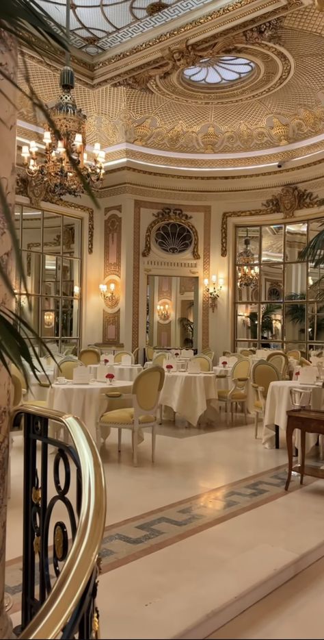 Hotel Breakfast Room, Paris Hotel, Hotel Breakfast, Room Styles, Luxury Lifestyle Dreams, Restaurant Interior Design, Paris Hotels, Hotel Lobby, Luxury Hotels