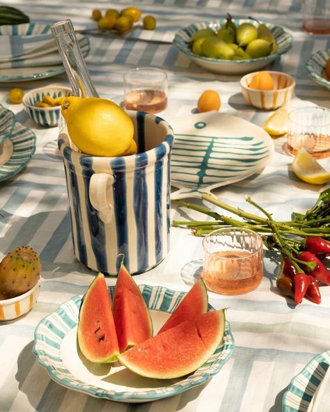 Whether it's mismatched plates and vintage glassware with a linen tablecloth or all about symmetry and clean lines. Whichever direction your taste sways, these are our favourite decor brands for tablescaping. Italy Table, Mismatched Plates, Table Wear, Still Life Photos, Puglia Italy, Summer Tables, Mediterranean Sea, Agra, The Mediterranean