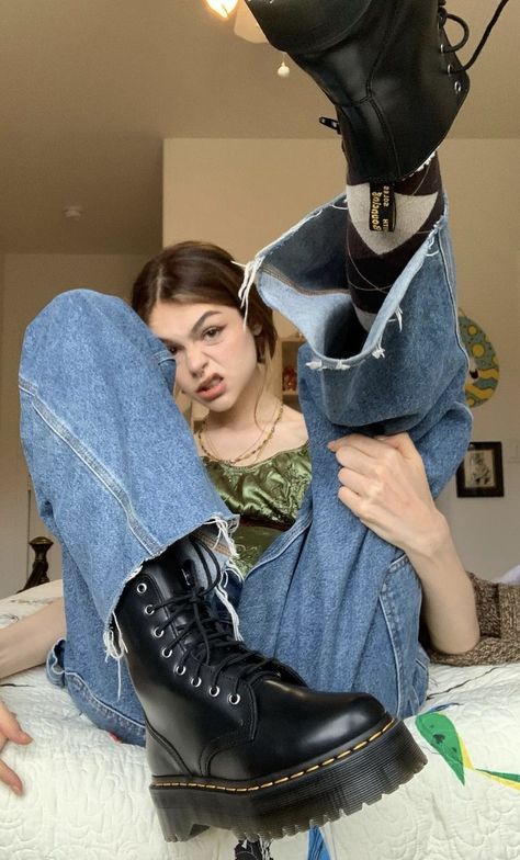 Doc Martens Reference, Grunge Martin Boots With Chunky Platform, Doc Martens With Jeans, Black Platform Martin Boots In Grunge Style, Chuck 70s Outfit, Aesthetic Dr Martens, Punk Style Chunky Platform Lace-up Martin Boots, Dr Martens Fashion, Jadon Dr Martens