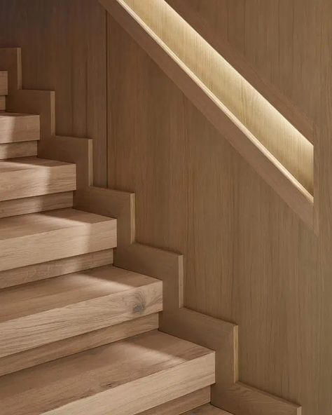 High End Interior Design, Staircase Design Ideas, High End Interior, Bespoke Staircases, Timber Staircase, Staircase Ideas, Wood Stairs, Interior Design Concepts, Residential Construction