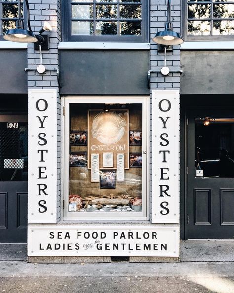 Rodney's Oysters in Vancouver, via Davina⚡️ (@heydavina) Oyster Bar Aesthetic, Noodles Ideas, Seafood Party, Chowder Recipes Seafood, Seafood Shop, Seafood Mix, Fish Shop, Oyster House, Fried Oysters