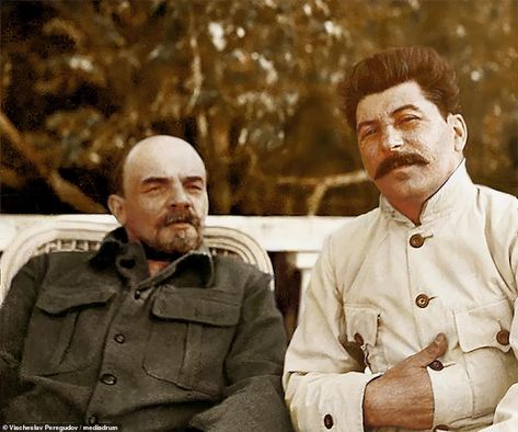 Vladimir Lenin, Joseph Stalin, Russian Revolution, Colorized Photos, Tsar Nicholas Ii, Soviet Art, Russian History, 20 Century, History Photos