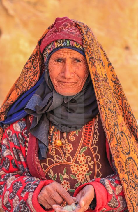 Bedouin Clothing, Bedouin Woman, Arabian Women, Email Marketing Newsletter, Retail Merchandising, Print Advertising, Traditional Fashion, Women Lifestyle, Traditional Dress