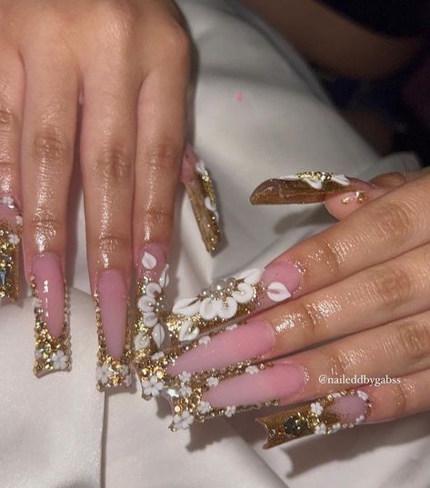 Pink And Gold Long Nails, Gold Long Nails, Long Acrylic Nail Designs, Colored Acrylic Nails, Nails Design With Rhinestones, Girly Acrylic Nails, Dope Nail Designs, Glow Nails, French Acrylic Nails