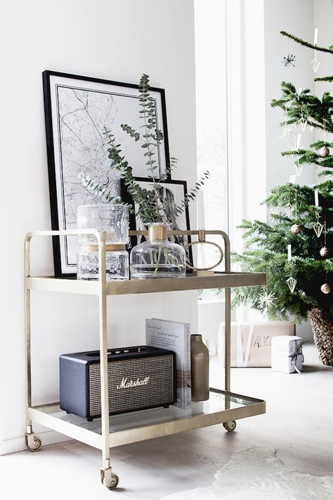 Getting into the 'spirit' of Christmas with a brass drinks trolley (from Nordal).  / Photograhy Niki / Brantmark - My Scandinavian Home  Blog (styling - Genevieve Jorn). Sweet Home Design, Bar In Casa, Smart Tiles, Interior Design Per La Casa, Bar Cart Styling, Bar Cart Decor, Living Room Scandinavian, Decoration Inspiration, Scandinavian Home