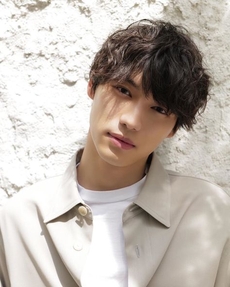 Fukushi Sota, Sota Fukushi, Japan Actor, Male References, Asian Men's Hairstyles, Japanese Actress, Drawing Body Poses, Body Outfit, Japanese Movies