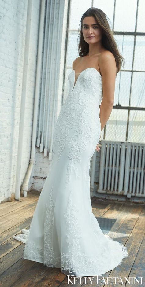 Mermaid lace wedding dress design with deep sweetheart neckline | Kelly Faetanini Wedding Dresses 2021 - SYLVIE - Belle The Magazine #weddingdress #weddingdresses #bridalgown #bridal #bridalgowns #weddinggown #bridetobe #weddings #bride #dreamdress #bridalcollection #bridaldress #dress See more gorgeous bridal gowns by clicking on the photo Kelly Faetanini, Young Wedding, Wedding Inspirasi, Bride Fashion, Minimalist Wedding Dresses, Designer Wedding Gowns, Wedding Dresses Strapless, Bridal Fashion Week, Chapel Train