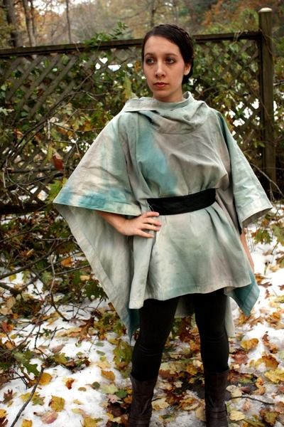 Leia Endor Poncho Diy, Leia Endor Costume Diy, Star Wars Couple Costume, Leia Endor, Poncho With Belt, Poncho Diy, Princes Leia, White Mountain Boots, Diy Cape