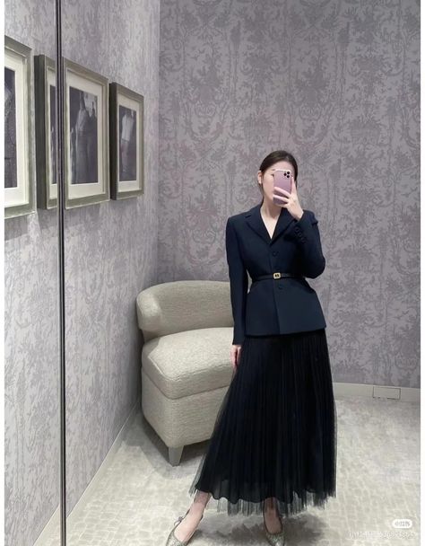 Dior Office Outfit, Dior Skirt And Blazer, Blazer And Tulle Skirt, Dior Skirt Outfit, Tulle Skirt Outfit Formal, Mesh Skirt Outfit Ideas, Mesh Skirt Outfit, Tulle Skirts Outfit, Money Dress