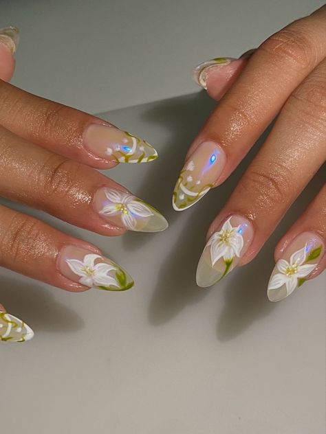 Chrome Nails With Flower Design, Chrome Floral Nails, Bridgerton Aesthetic Nails, Bridgerton Nails Ideas, Chrome Flower Nails, Green Gold Aesthetic, Green Nails With Flowers, Green Fairy Nails, Green Flower Nails