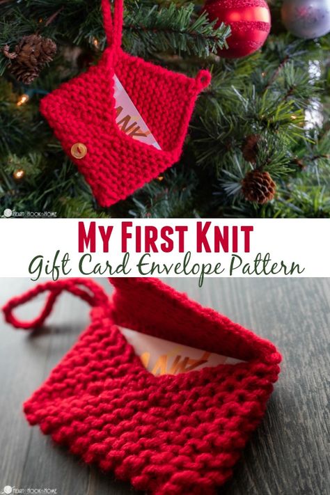 This knit Christmas Ornament Gift Card Envelope pattern is the perfect way to learn how to knit and to practice your tension. I call that a win! Diy Laine, Christmas Knitting Projects, Knitted Christmas Decorations, Knit Christmas Ornaments, Christmas Knitting Patterns Free, Envelope Pattern, Crocheted Christmas, Gift Card Envelope, Knit Christmas