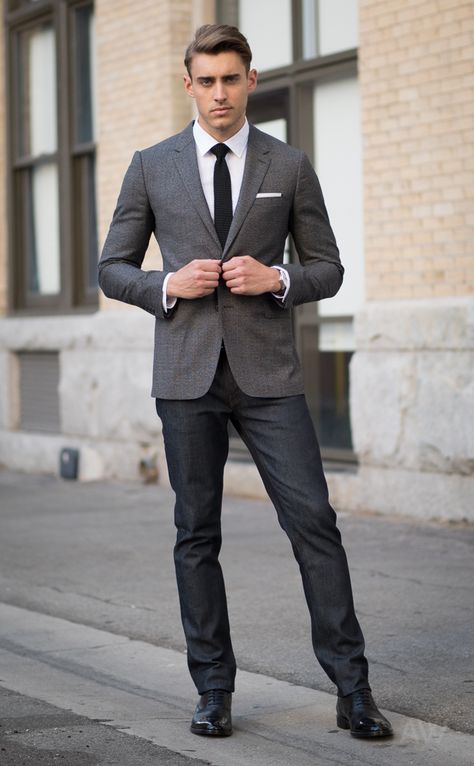 Dark Grey Blazer Outfit, Sport Coat And Jeans, Sports Jacket Outfit, Suit Jacket With Jeans, Grey Sports Jacket, Grey Blazer Outfit, Sport Coat Outfit, Black Sport Coat, Dark Grey Blazer