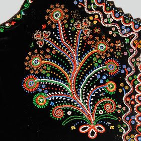 Polish Embroidery, Polish Folk Art, Hungarian Embroidery, Folk Art Flowers, Beadwork Embroidery, Folk Design, Redwork Embroidery, Folk Embroidery, Beadwork Patterns