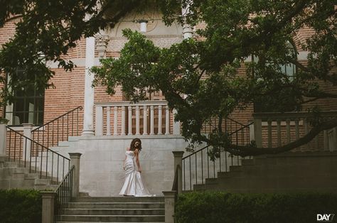 Photo Location - Rice University | Houston Wedding Photographer | Day7 Photography Blog Rice University Photo Shoot, Photoshoot Places, Houston Photoshoot, Groom Pics, Houston Murals, Grad Session, Photography Places, Best Dslr, Wedding Bridesmaids Dresses Blue