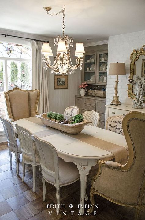 Dining Room Decor Country, Country Dining Room Table, French Country Dining Room Decor, Country Dining Room, French Country Rug, Dining Room Renovation, Diy Home Decor For Apartments, Living Room Decor Country, French Country Dining Room