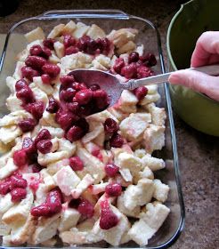 Honey I'm Home: Raspberry Bread Pudding Deliciousness Raspberry Bread Pudding Recipe, Raspberry Bread Pudding, Raspberry Bread, Hawaiian Cake, Hawaiian Roll, Yummy Cheesecake, Brown Recipe, Bread Pudding Recipe, Dessert Tray