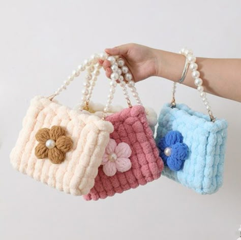 Gorgeous Crochet, Diy Crochet Bag, Bags Pattern, Kawaii Crochet, Crochet Clutch, Crochet Handbags Patterns, Crochet Girls, Handbag Pattern, Foto Baby