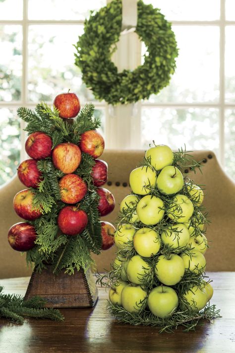 Amaryllis Christmas, Tiny Trees, Fruit Centerpieces, Food Platter, Holiday Birds, Fruit Decor, Festive Centerpieces, Christmas Eve Dinner, Christmas Table Centerpieces