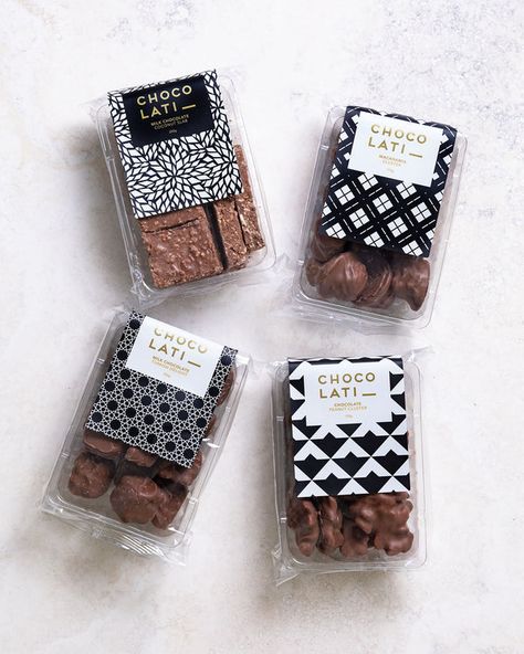 Chocolate Peanut Clusters, Brownie Vegan, Brownie Packaging, Peanut Clusters, Choco Chocolate, Kek Lapis, Dessert Packaging, Bakery Packaging, Cake Packaging