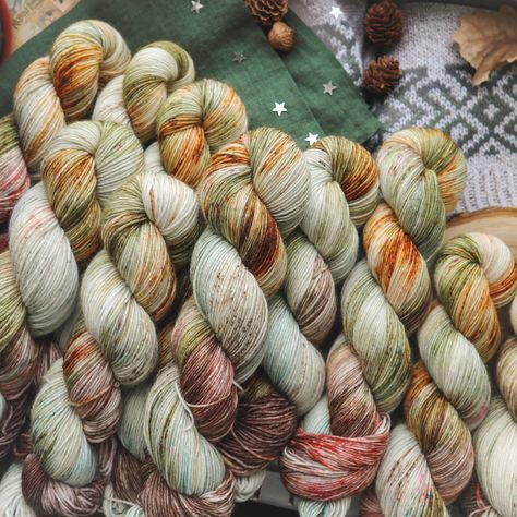 Hand Dyed Yarn Inspiration, Dye Yarn, Yarn Project, Handdyed Yarn, Hand Dyed Sock Yarn, Fiber Crafts, Yarn Inspiration, Hand Dyed Wool, Yarn Projects