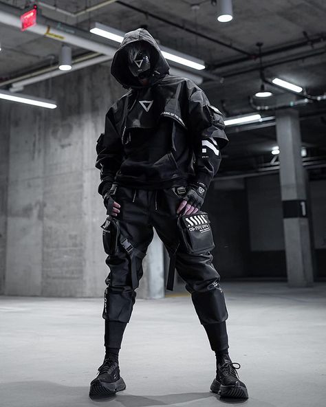 Cyberpunk Face, Cyberpunk Look, Watch Hacks, Cycling Arm Warmer, Techwear Hoodie, Fabric Of The Universe, Apple Watch Hacks, Futurism Fashion, Black Outfit Men