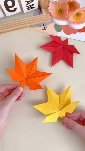 paper crafts creator on Instagram: "make colorful paper leaves using paper with your kids, perfect for autumn crafts

#paperleaves #diycrafts #colorfulleaves #papercrafting #autumncrafts #parentchildfun #handmadeart #creativeprojects #kidscrafts #papercraftforkids" Fall Leaf Paper Crafts, Thanksgiving Decorations Diy Construction Paper, Weaving Paper, Diy Construction, Thanksgiving Decorations Diy, Colorful Paper, Paper Leaves, Paper Stuff, Autumn Crafts