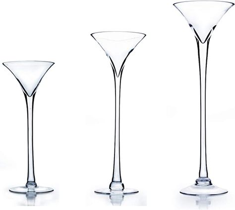 Martini Glass Centerpiece, Nice Glasses, Unique Centerpieces, Event Table, Martini Glasses, Table Ideas, Martini Glass, James Bond, Wedding Centerpieces