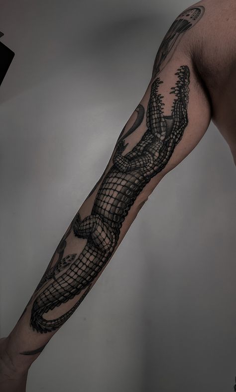 Full arm length crocodile..
.
.
.
.
.
#crocodiletattoo #fullarmtattoo #finelinetattooartist Crocodile Tattoo, Full Arm Tattoos, Fine Line Tattoos, Leg Tattoos, Tattoos