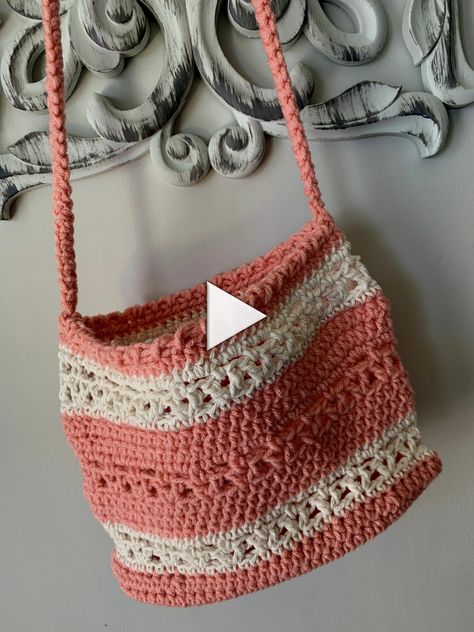 * Peach and Cream Purse - a simple and fast project..#crochetbag #handmadebag #DIYbag #crochetlove #bagaddict Practical Crochet, Cream Purse, Peach And Cream, Purse Handmade, Everyday Tote, Crochet Diy, Crafts Beautiful, Crochet Stitches Patterns, Gift Cute