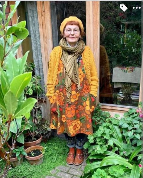 Granny Chic Fashion, Leslie Jordan, Favourite Season, Grandma Fashion, Love Autumn, Outfit Invierno, Granny Chic, Quirky Fashion, Advanced Style