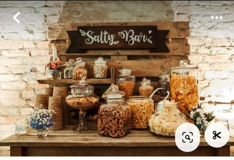 Rustic Wedding Snack Table, Bar Snacks Wedding, Salty Table Party Ideas, Salty Snack Bar Wedding, Wedding Dry Snack Bar, Boho Wedding Snack Table, Wedding Meal Alternatives, Salty Bar Wedding Snacks, Chips Bar Wedding