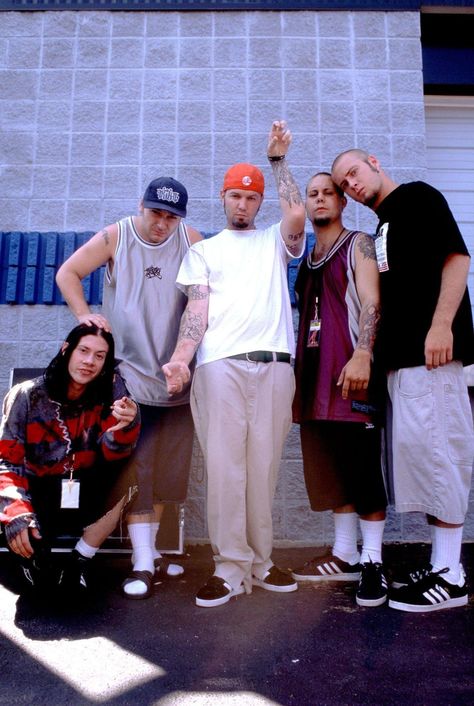 Maximum Bizkit ; 2000 Limp Biscuit, Wes Borland, Fred Durst, Metal Outfit, Around The Fur, Rock Tattoo, Skate And Destroy, Fashion Decades, Limp Bizkit