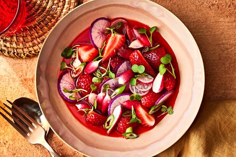 Strawberry Aguachile Aguachile Recipe, Double Broiler, Avocado Toasts, Strawberry Avocado, French Breakfast, Peach Salad, Strawberry Juice, Strawberry Salad, Summer Cooking