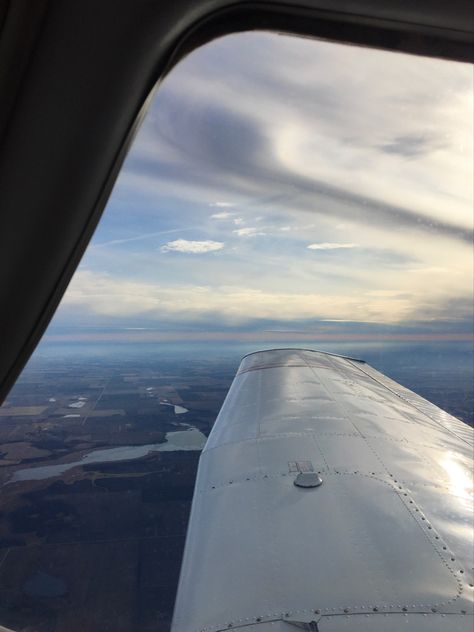 Piper warrior plane cockpit view pilot young general aviation flying Piper Warrior, Pilot Student, Plane Cockpit, Cockpit View, Pilot Life, Airplane Aesthetic, Streamer Dr, Airplane Wallpaper, What If You Fly