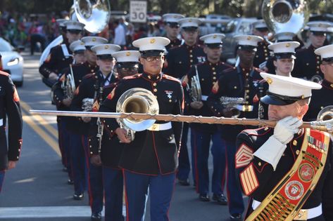 The Parris Island Marine Band marching in Bluffton's Christmas Parade. They always lend an air of precision and crispness. The Lowcountry Loves Our Marines! Parris Island, Navy Military, Christmas Parade, Southern Homes, Low Country, Light Display, Holiday Celebration, Christmas Seasons, Captain Hat