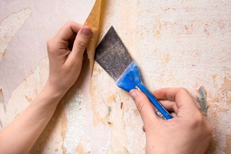 Remove Wallpaper Glue, Removing Old Wallpaper, Remove Wallpaper, Wallpaper Glue, Homemade Toilet Cleaner, Cleaning Painted Walls, Glass Cooktop, Deep Cleaning Tips, Simple Life Hacks