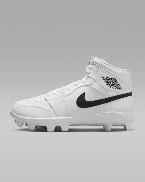 Jordan 1 Retro MCS Men's Baseball Cleats. Nike.com Jordan 1 Cleats, Cleats Baseball, Jordan Cleats, Custom Football Cleats, American Football Cleats, Baseball Training Equipment, Softball Shoes, Softball Cleats, Baseball Accessories