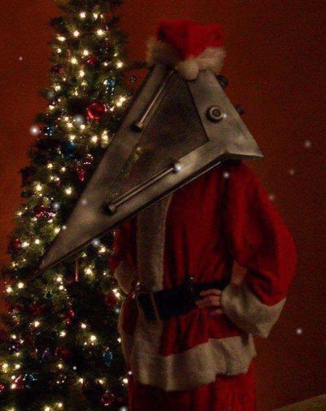 Pyramid Head dressed as Santa Claus Pyramid Head Pfp, Christmas Horror, Pyramid Head, Silent Hill, Geek Out, Silent Night, Horror Game, I Am Game, Pyramid